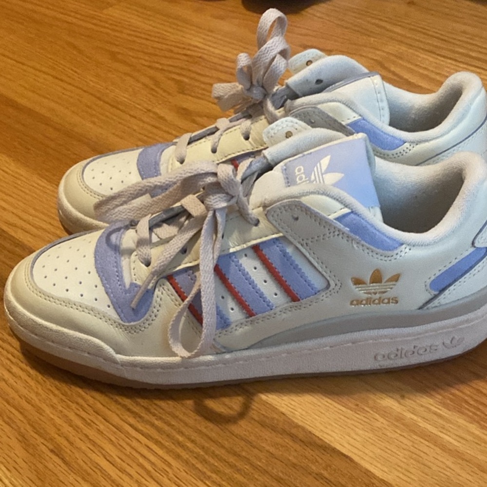 Adidas forum low classic shoes